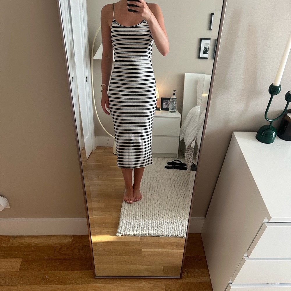 2 Zara stripe midi dresses. Both have only been worn a few times.